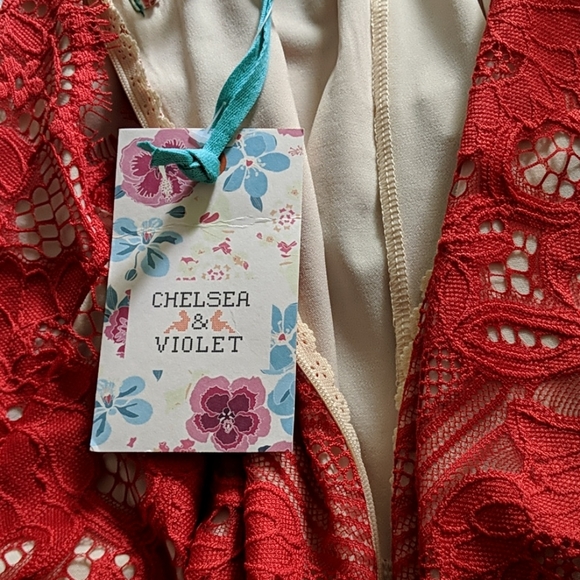 Chelsea & Violet Lace Dress NWT - Picture 2 of 6